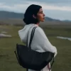 Cyme Mini Edition Strukturiertes Schwarz mit ecrufarbenen Nähten