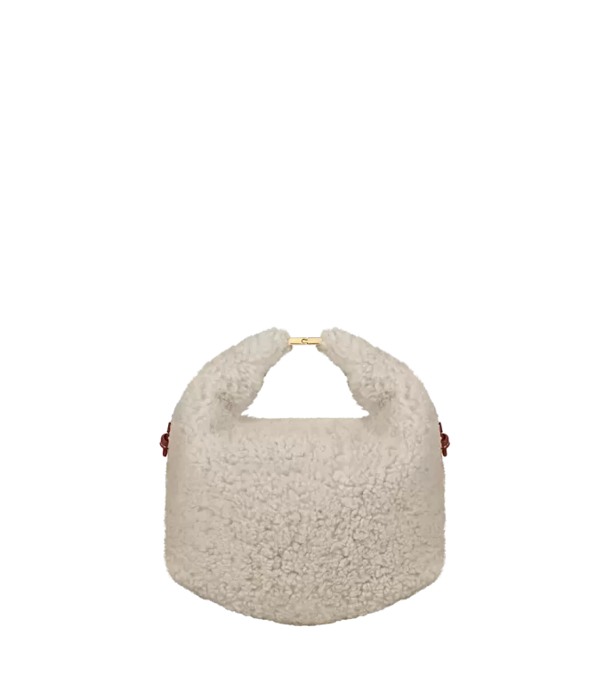 Ecrufarbenes Lammfell der Béri Edition