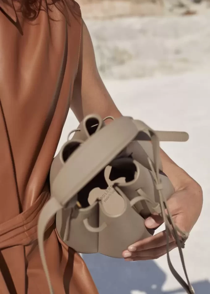 Numéro Huit Edition Strukturiertes Taupe