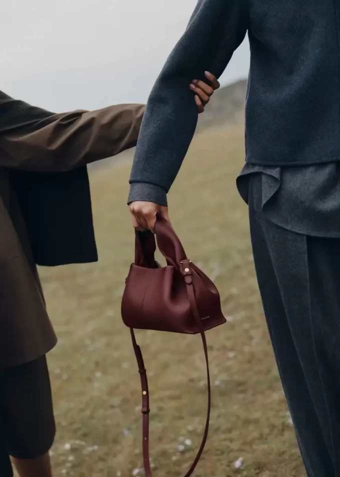 Numéro Neuf Mini Edition Strukturierte Schwarzkirsche