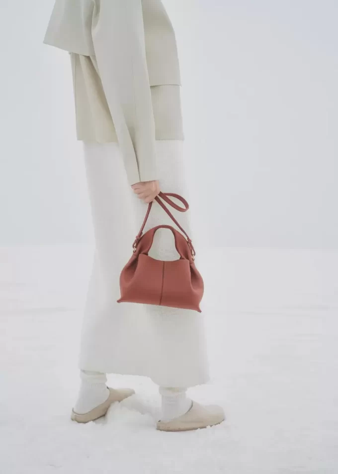 Numéro Neuf Mini Edition Strukturierter roter Ton